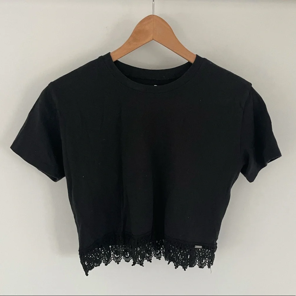 Hollister Black T-Shirt - Picture 2 of 3